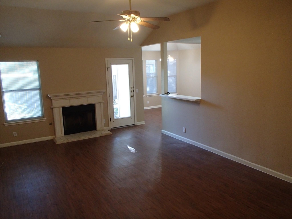 208 Juniper St - Photo 5