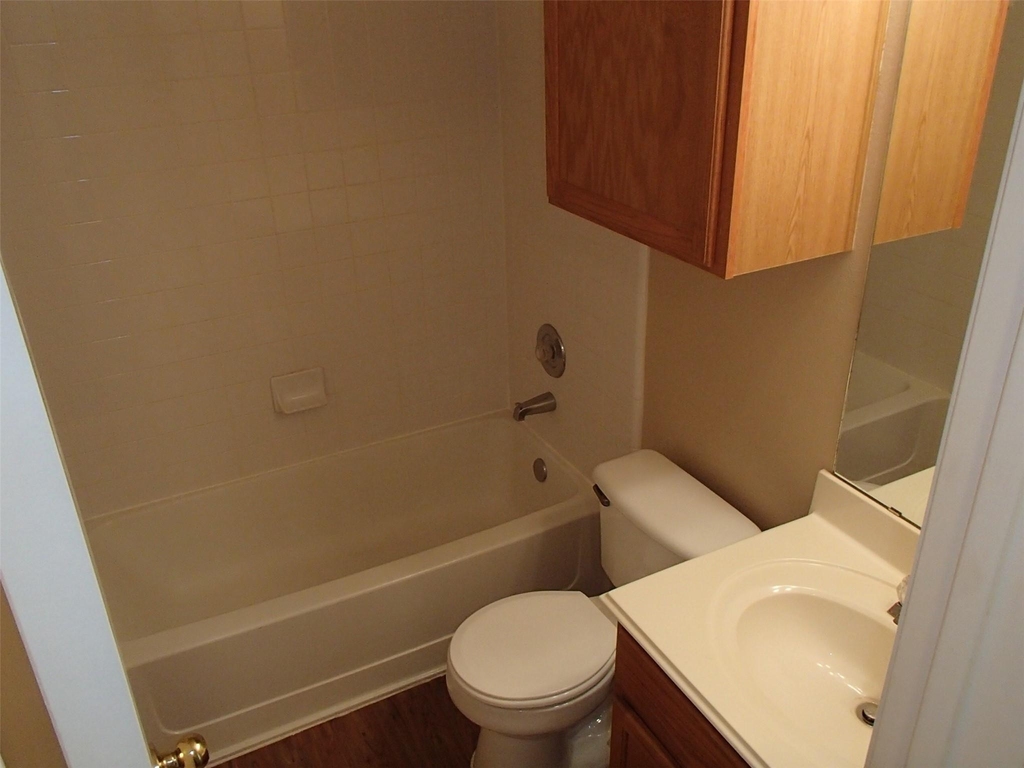 208 Juniper St - Photo 22