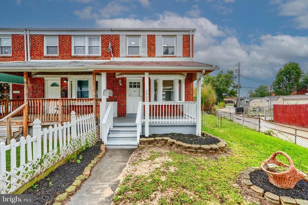 1902 Kelmore Road - Photo 0