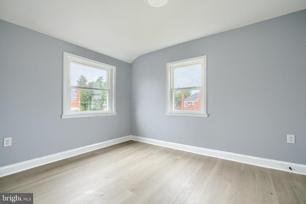 1902 Kelmore Road - Photo 8