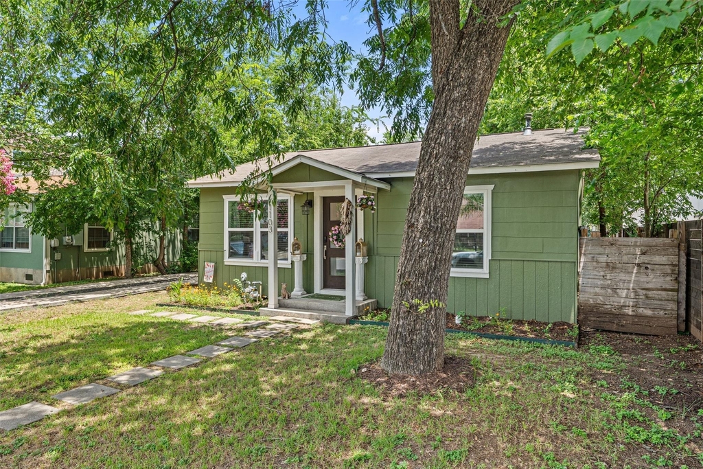 1103 Brass St - Photo 23
