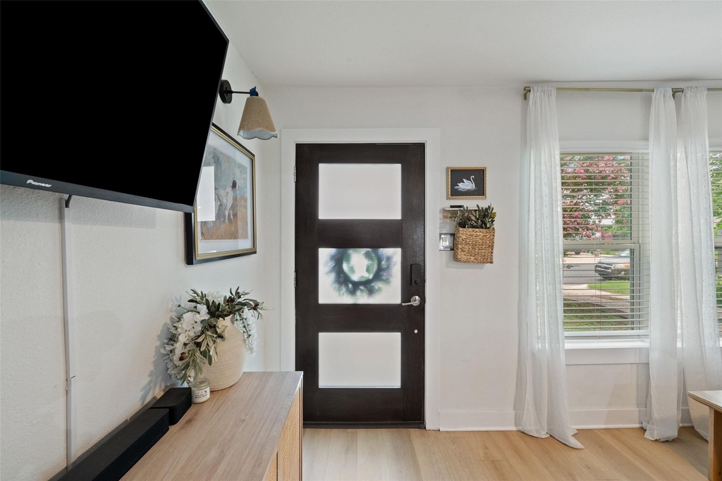1103 Brass St - Photo 5