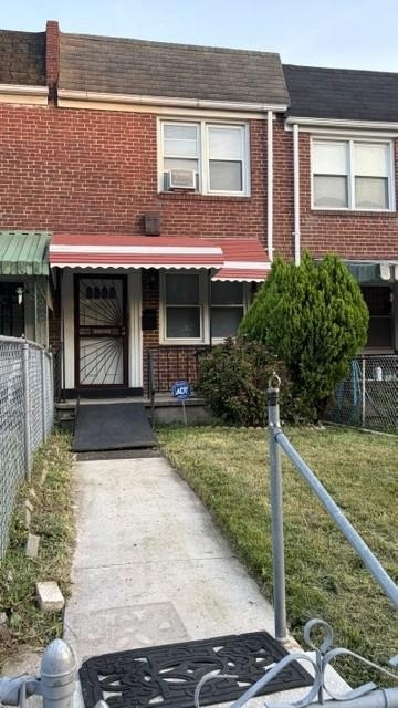 2709 E Hoffman Street - Photo 1