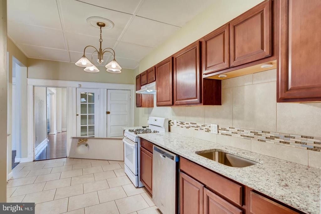 3610 Greenmount Avenue - Photo 8