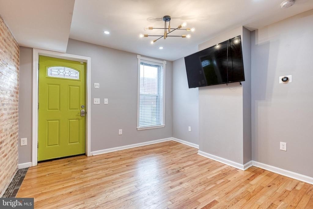 634 Wyeth Street - Photo 2