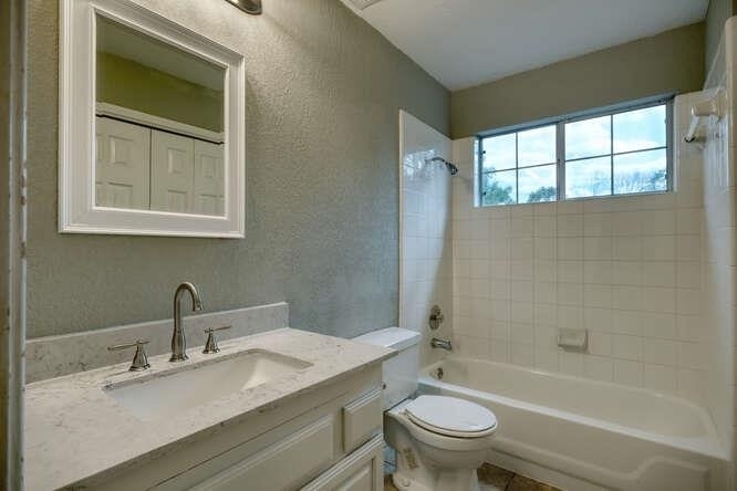 5917 Charles Schreiner Trl - Photo 11