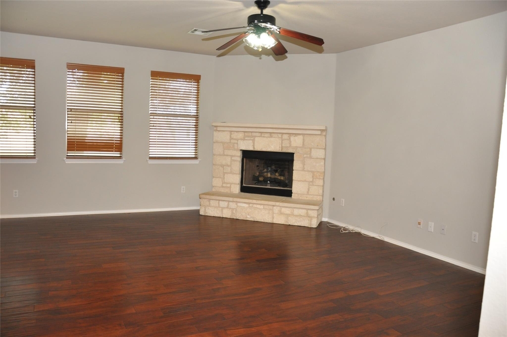 507 Las Colinas Dr - Photo 6