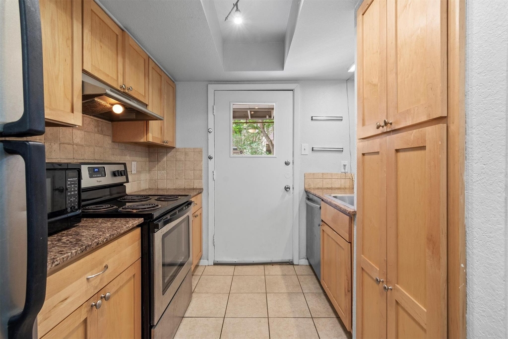 3627 Menchaca Rd - Photo 6