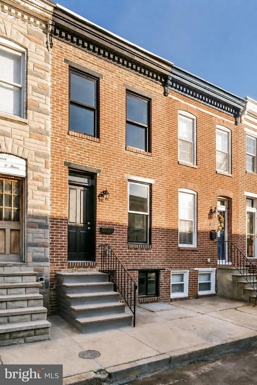 1505 Clarkson Street - Photo 0