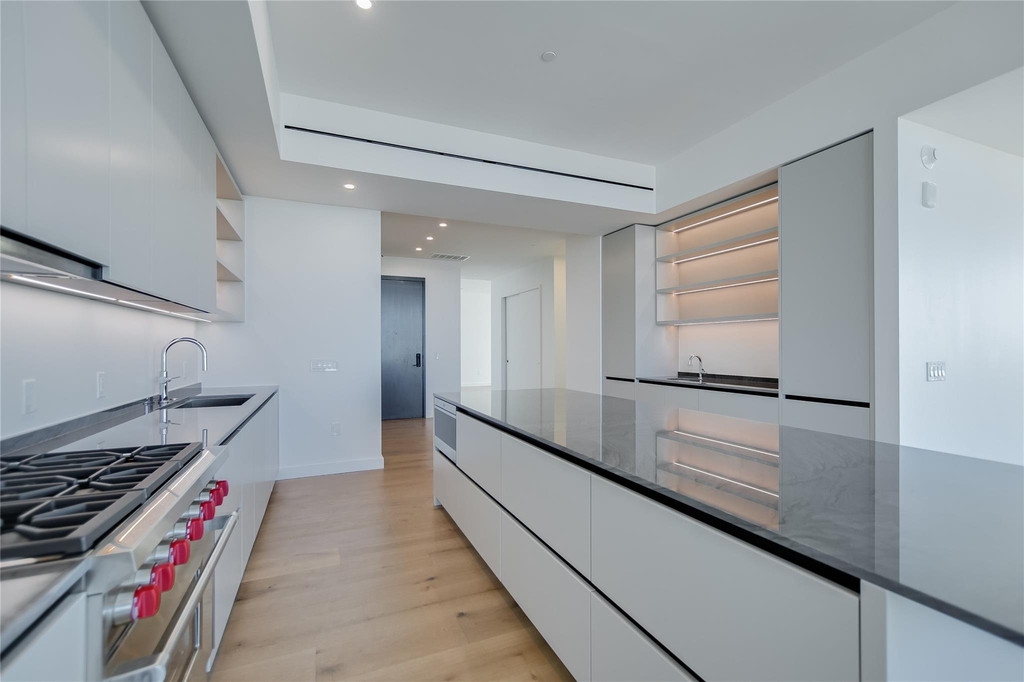 610 Davis St - Photo 2