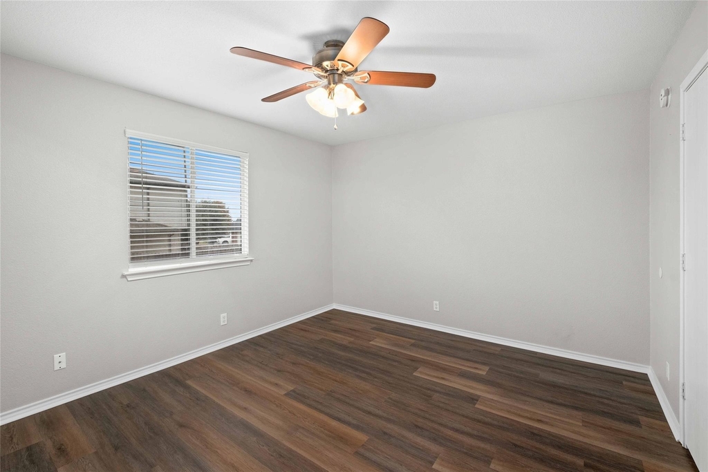 112 Ames Cv - Photo 9