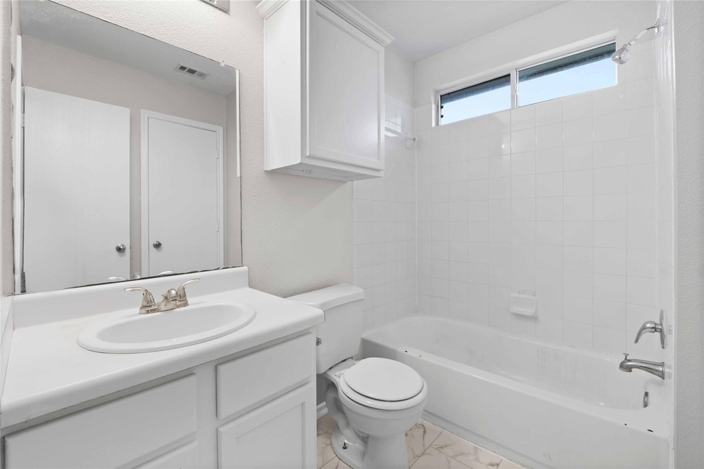 112 Ames Cv - Photo 12