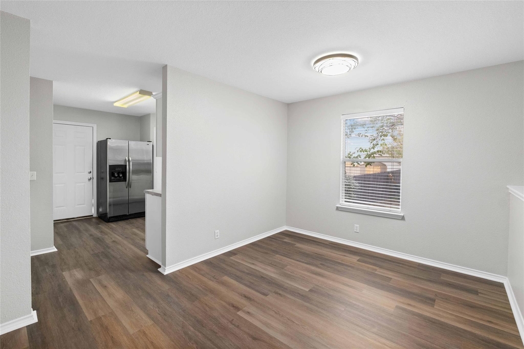 112 Ames Cv - Photo 5