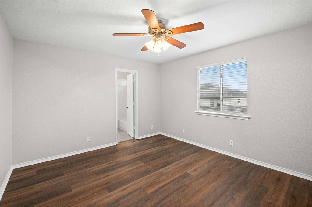 112 Ames Cv - Photo 10