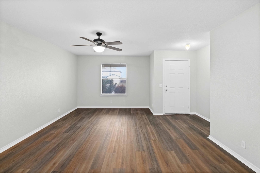 112 Ames Cv - Photo 3