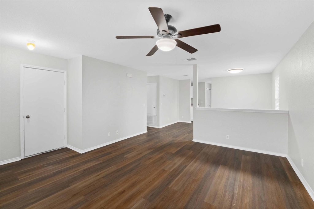 112 Ames Cv - Photo 2