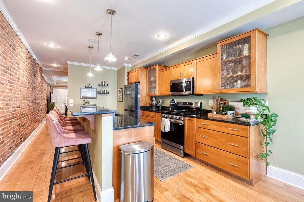 908 S Linwood Avenue - Photo 0