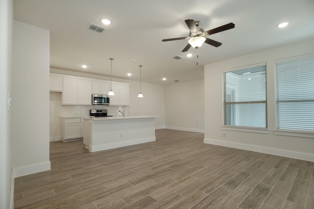 436 Parkline Dr - Photo 2