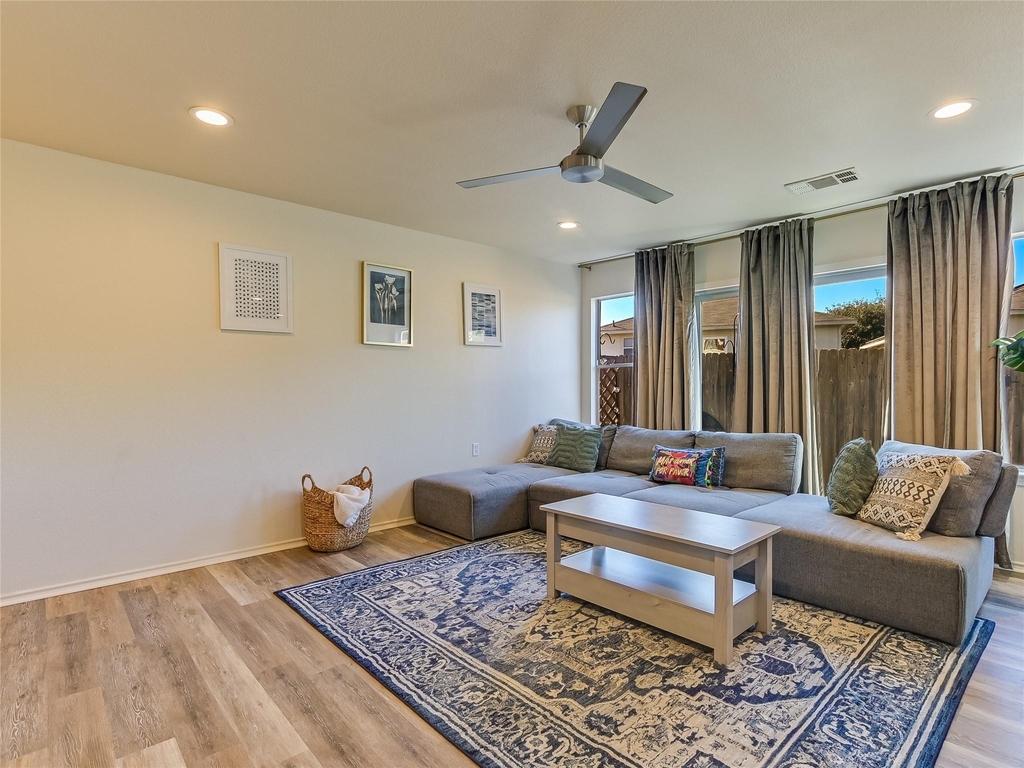 5516 Rayburn Ln - Photo 2