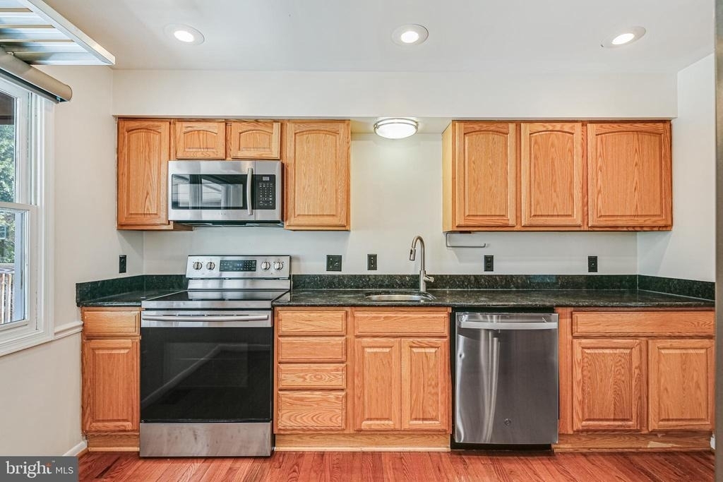 510 Retford Drive - Photo 4