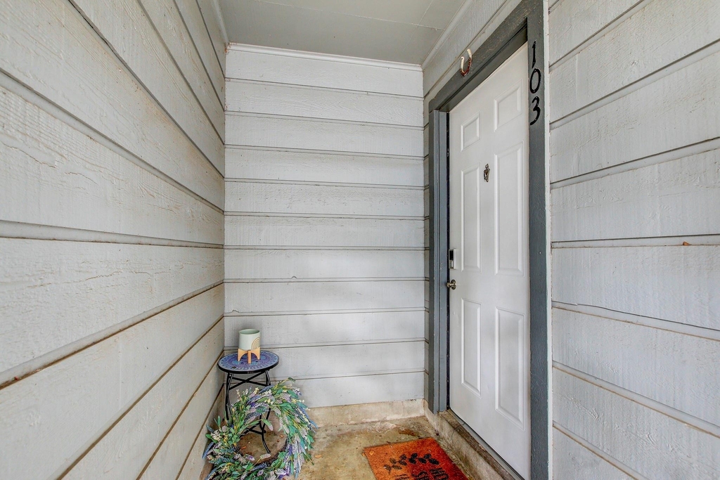 803 W 28th St - Photo 18