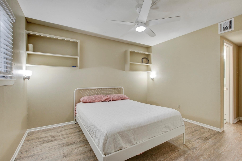 803 W 28th St - Photo 13