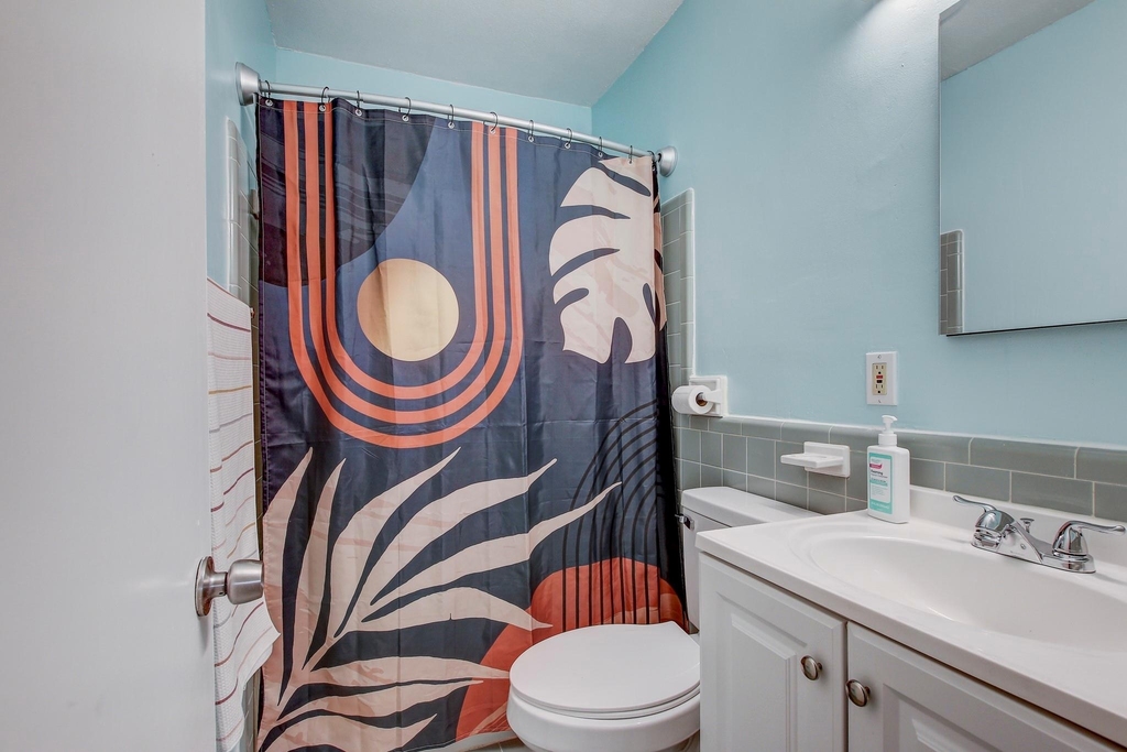 803 W 28th St - Photo 16
