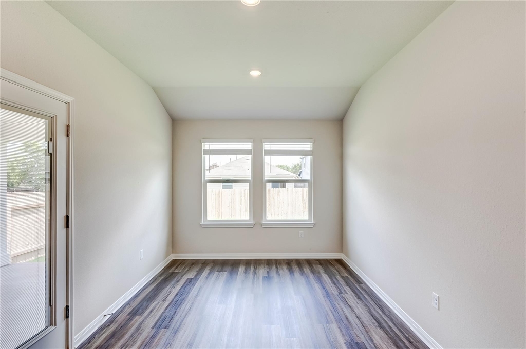 4905 Hazelnut Ln - Photo 14