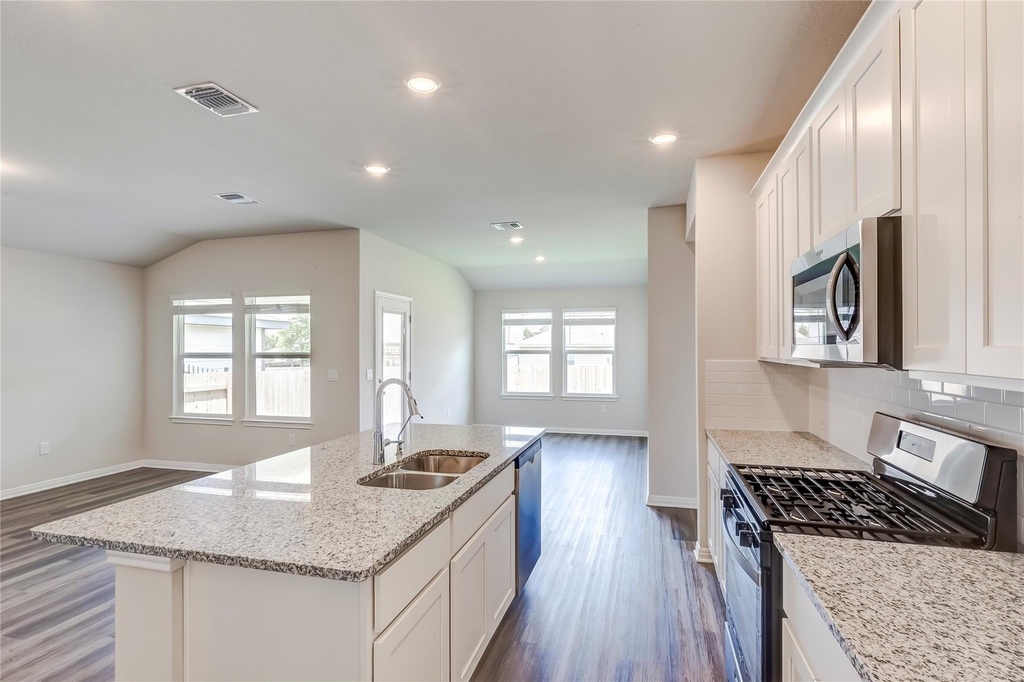 4905 Hazelnut Ln - Photo 13