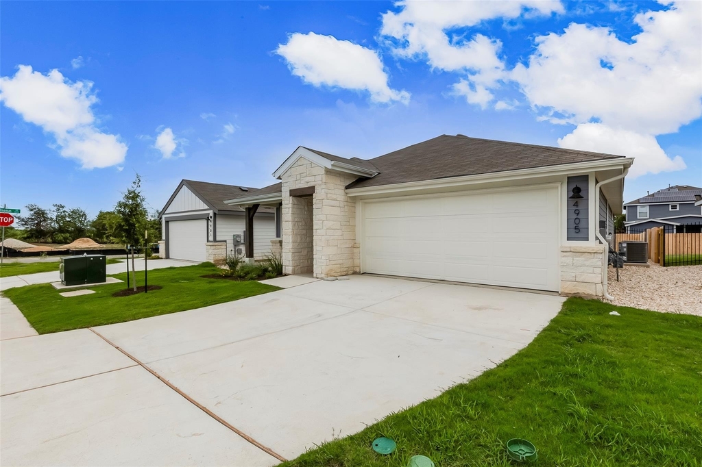 4905 Hazelnut Ln - Photo 1