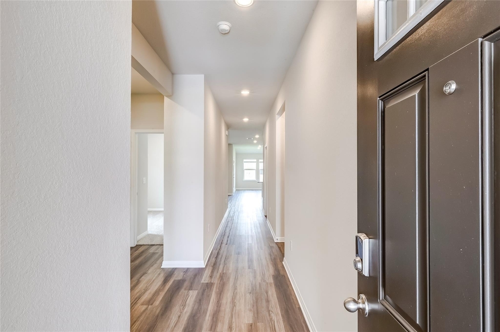 4905 Hazelnut Ln - Photo 4