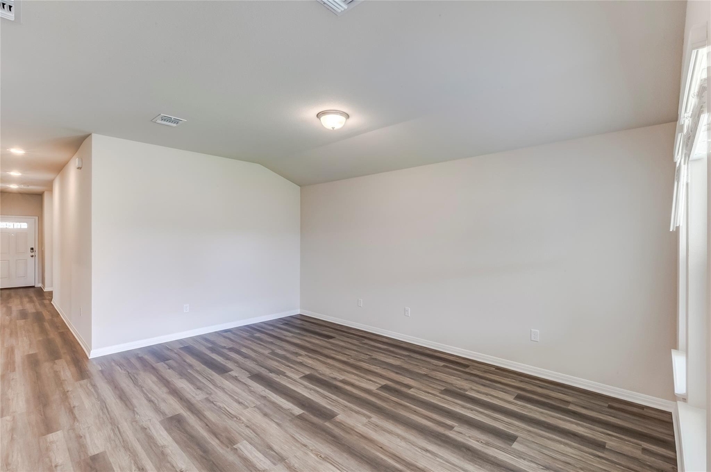 4905 Hazelnut Ln - Photo 7
