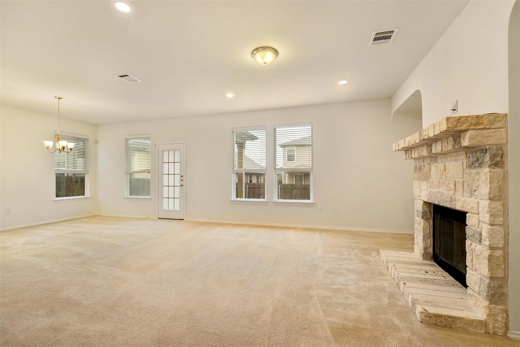 907 Solitude Dr - Photo 5