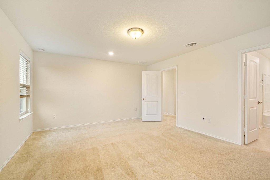 907 Solitude Dr - Photo 14