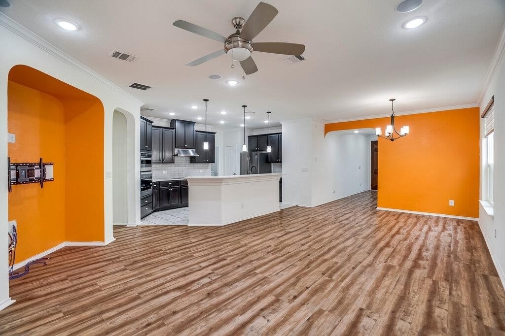 516 Ayinger Ln - Photo 3