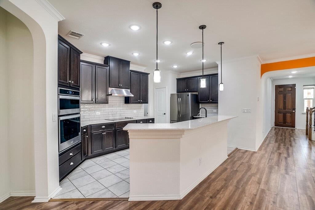 516 Ayinger Ln - Photo 4