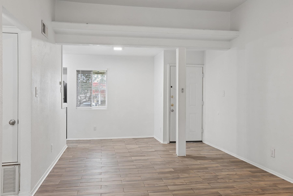 6803 Woodhue Dr - Photo 3