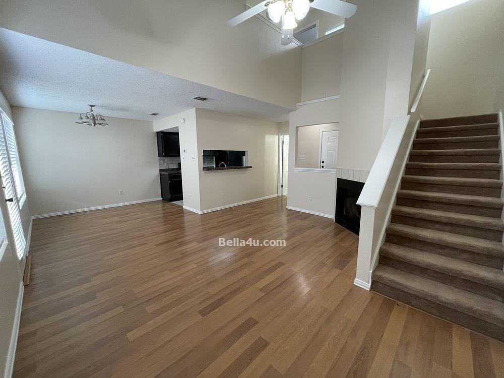 512 Eberhart Ln - Photo 4