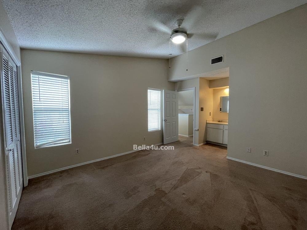 512 Eberhart Ln - Photo 8