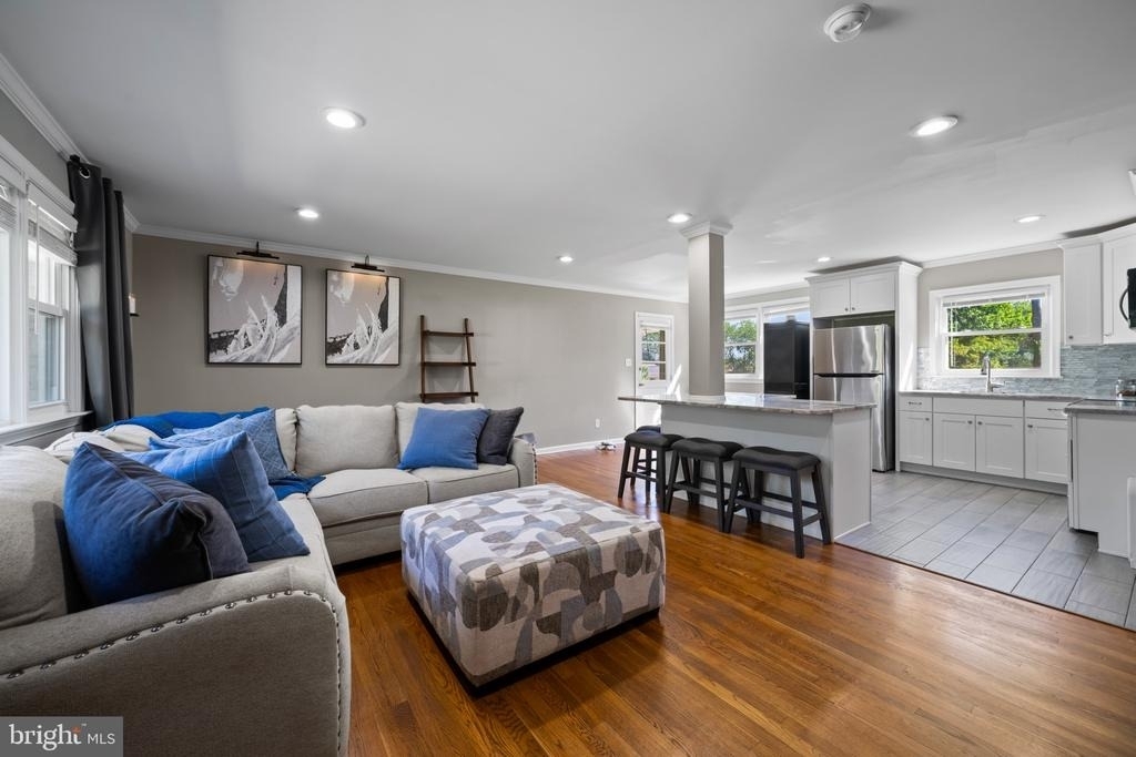 1216 Haines Avenue - Photo 2