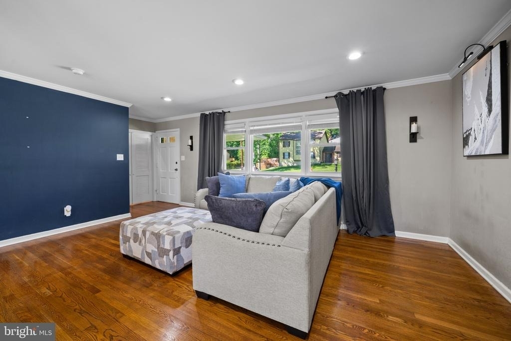 1216 Haines Avenue - Photo 4