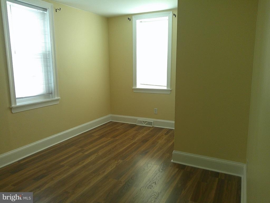 502 7th Street - Photo 8