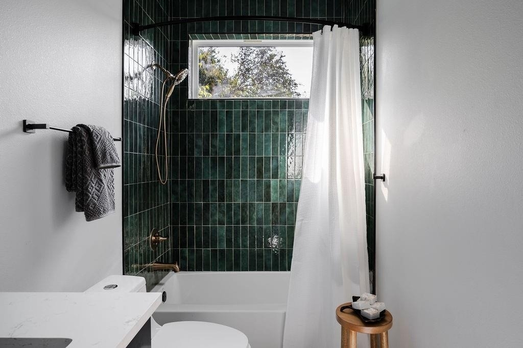 1210 Brentwood St - Photo 8