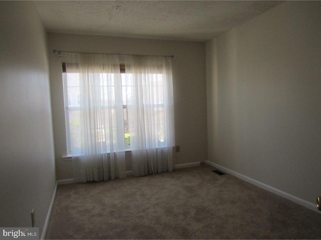 421 Woodstock Lane - Photo 12