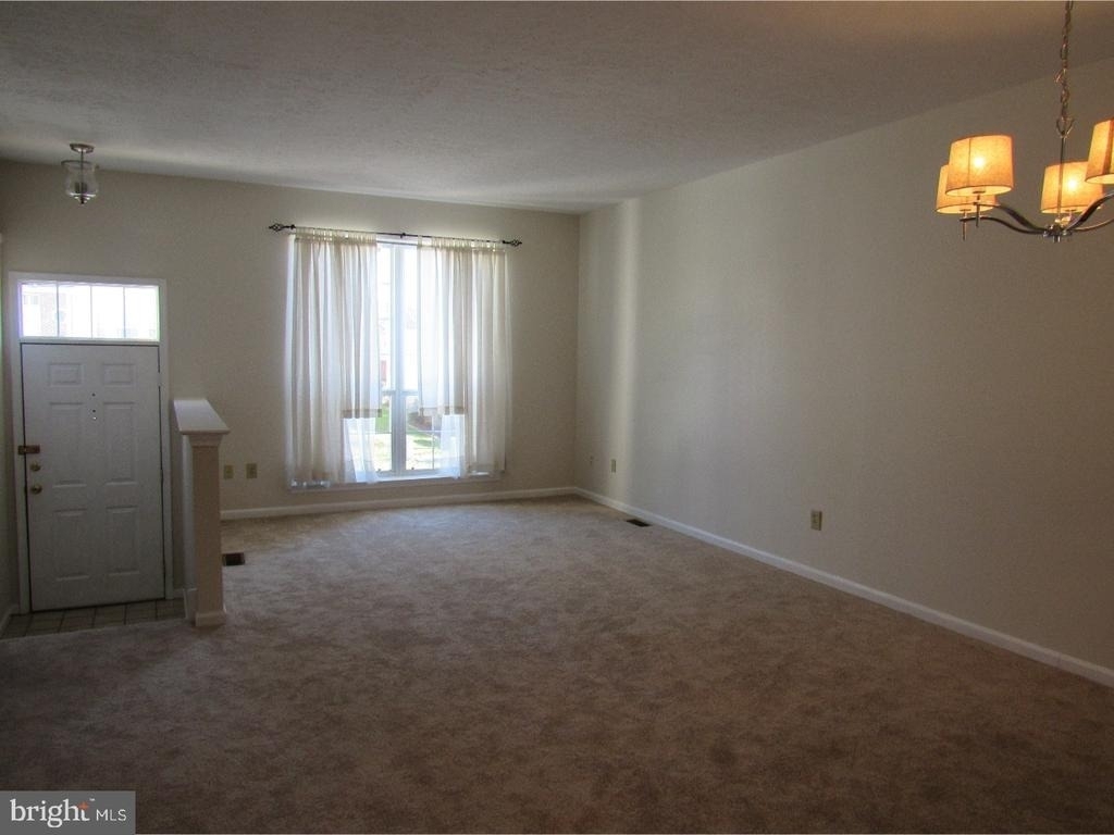 421 Woodstock Lane - Photo 8
