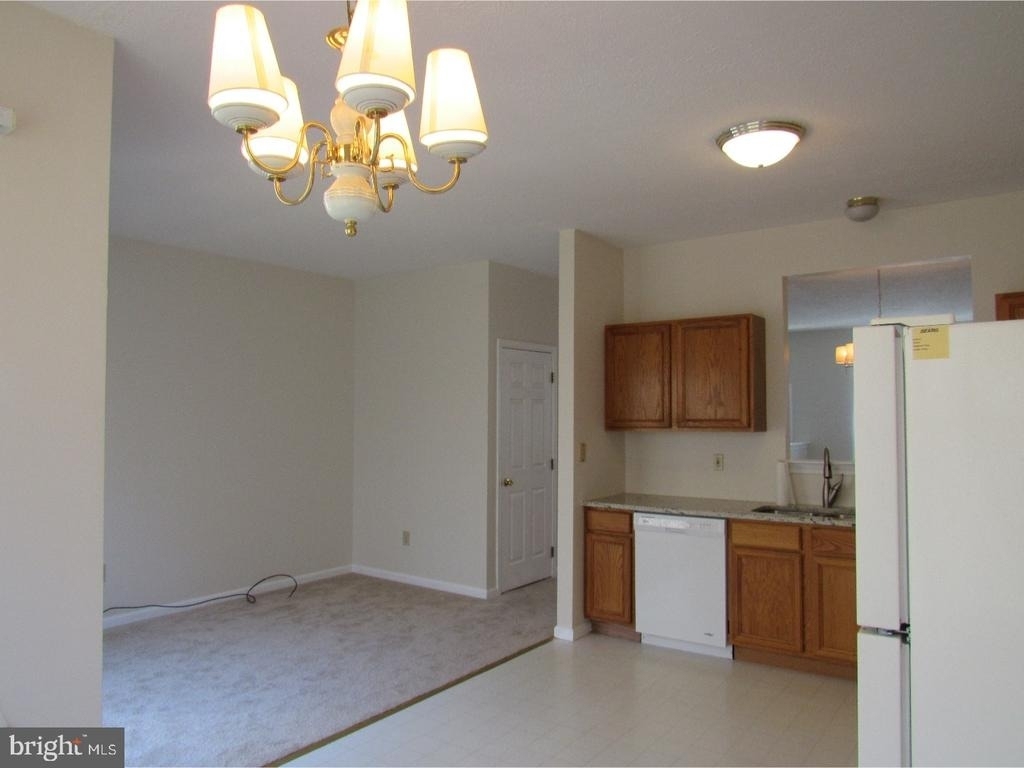421 Woodstock Lane - Photo 6