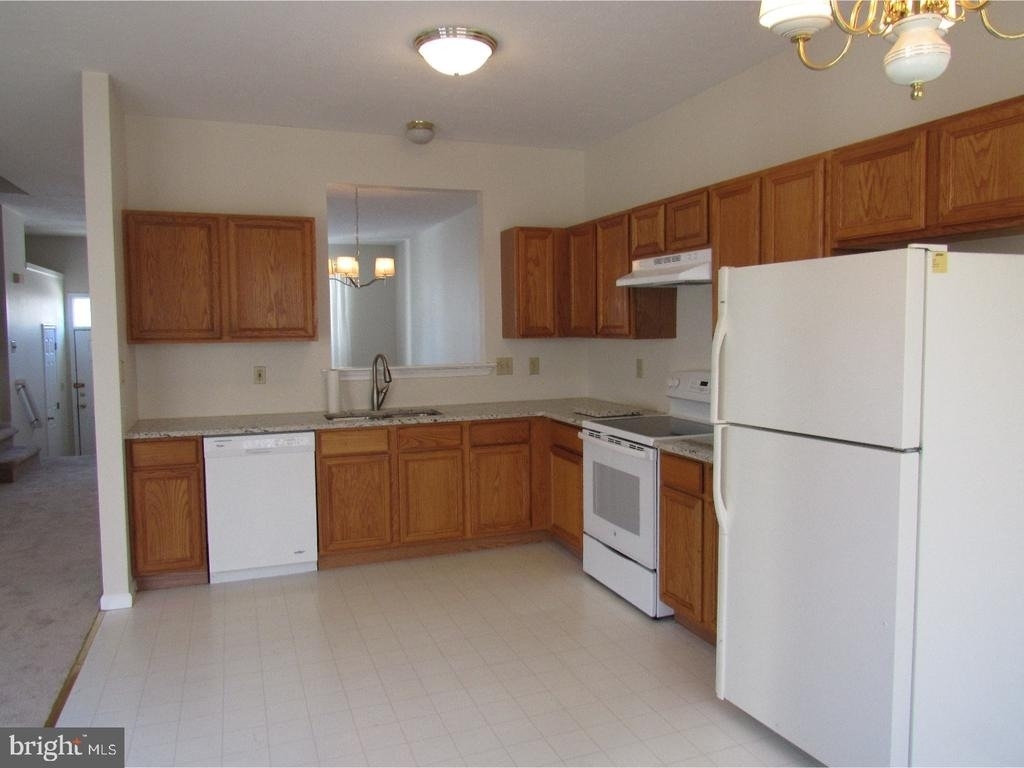 421 Woodstock Lane - Photo 5