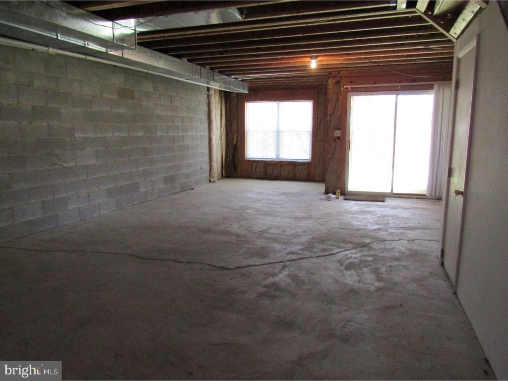 421 Woodstock Lane - Photo 19