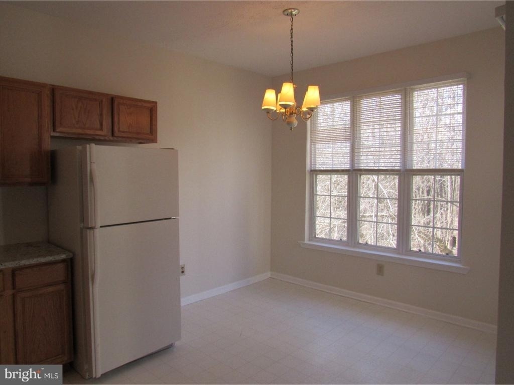 421 Woodstock Lane - Photo 4