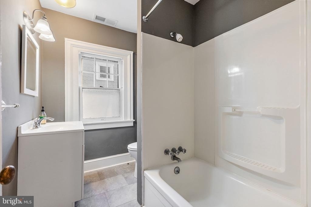 1614 N Broom Street - Photo 8